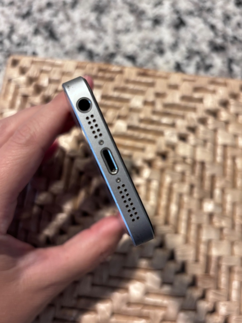 iPhone SE (1st generation) - Picture 9 of 10